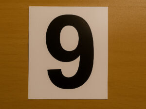 Samolepka číslo 9