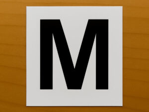Samolepka písmeno M