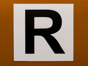 Samolepka písmeno R